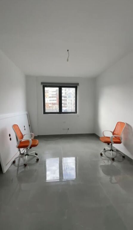 Jepet me qira 3+1+post parkimi tek future home rezidence