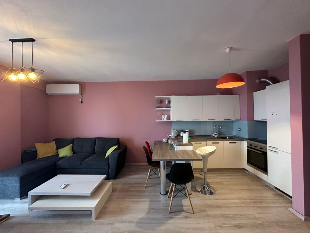 2+1 per qira te Hygea