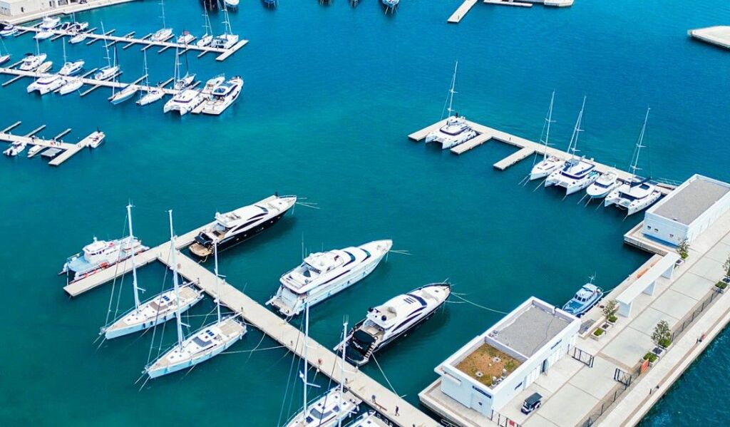 Shitet: 2+1 &amp; Oborr📍Gjiri Lalzit - Porto Lalzi | Yacht Lifestyle (117m2) €258,280