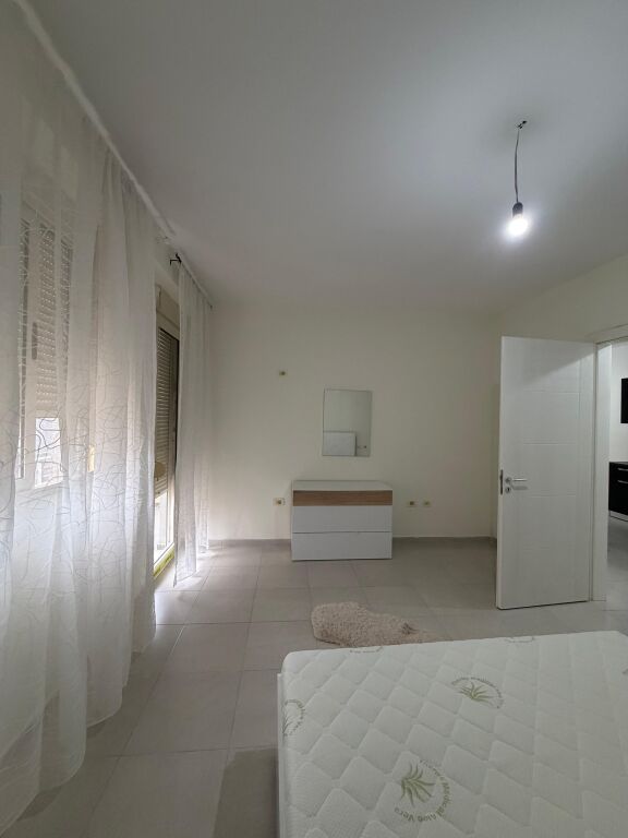 Jepet me qera apartament 1+1 – Totalisht i mobiluar