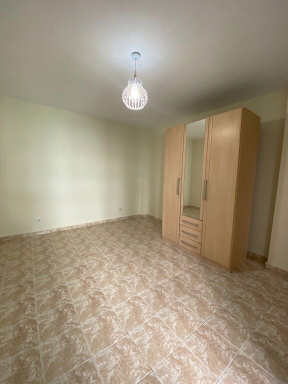 🏢 Business Environment / Office / Paris Commune