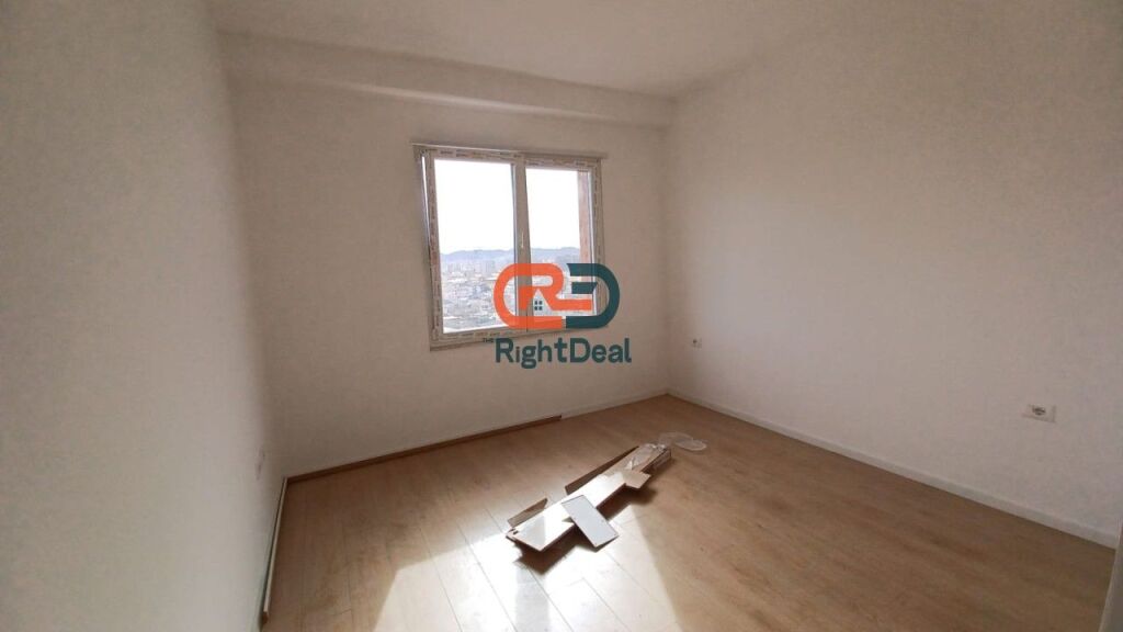 Tek Golden Hands Ne Paskuqan, Shitet Apartament 2+1, Me Planimetri Te Rregullt!