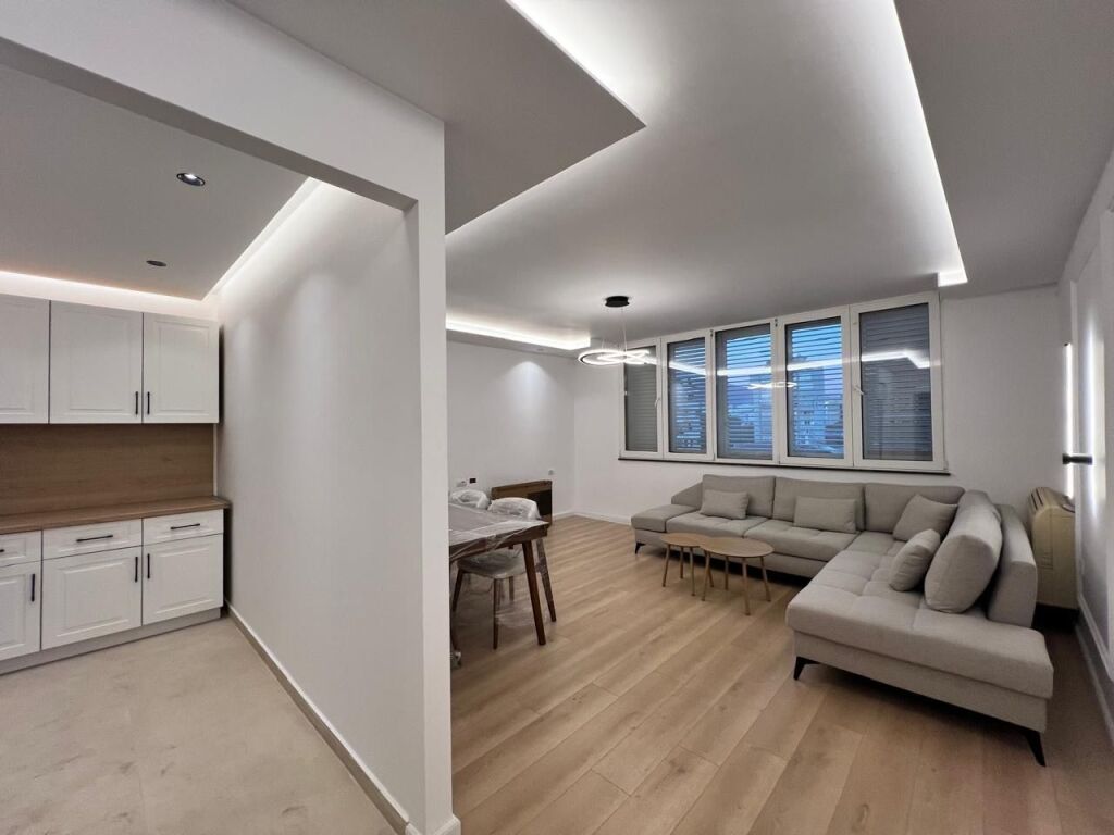 Appartamento 2+1 In Affitto, Comune di Parigi, Tirana