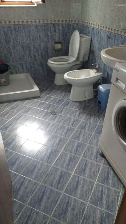 Apartament 1+1 me qera tek Isha Stacioni I fundit i Tiranes se Re (40,000 leke)