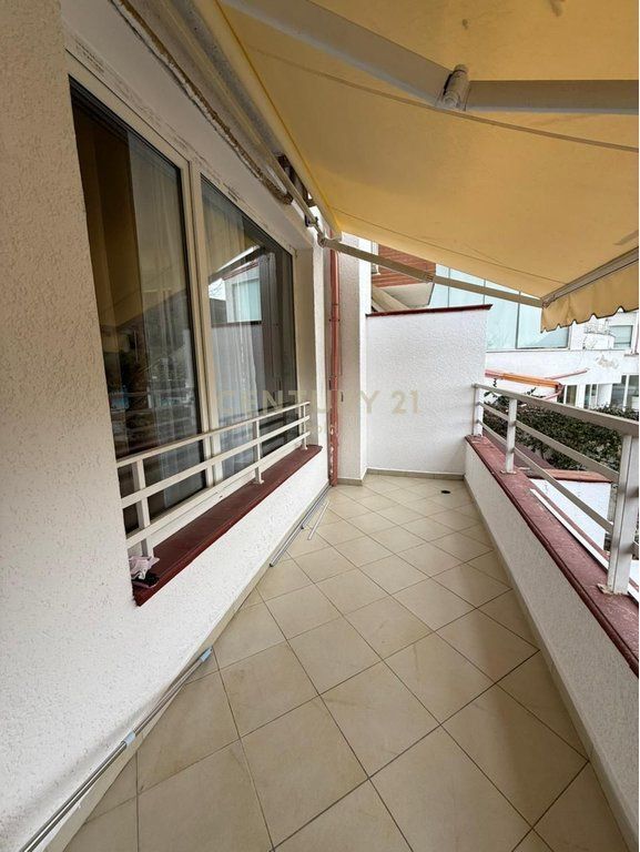 JEPET ME QERA DUPLEX 2+1+2+VERANDE TE REZIDENCA KODRA E DIELLIT 1! 1,100 € /Muaj Sip. Totale  120m2