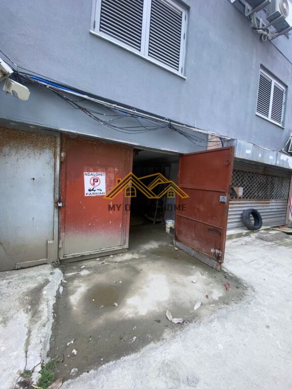 JEPET GARAZH ME QERA NE VOLLGA