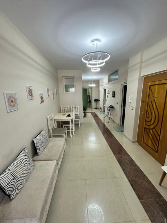 JEPET ME QERA KATI I DYTE I NJE VILE PRIVATE 1+1+2 PRANE SPITALIT,DURRRES