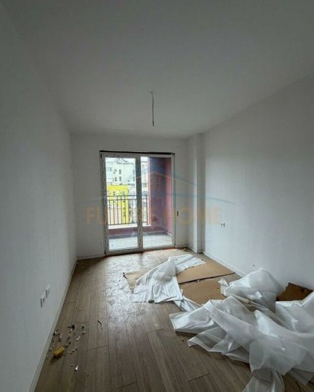 Shitet, Apartament 1+1, Stacioni i Trenit