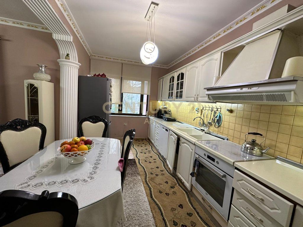 VILLA SU DUE PIANI IN VENDITA A IBE