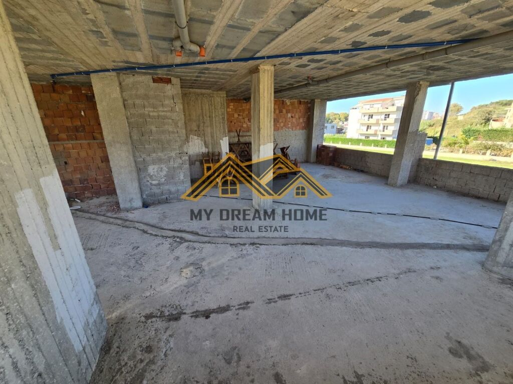 UNITÀ COMMERCIALE E CANTINA IN VENDITA PLEPA, DURRES!