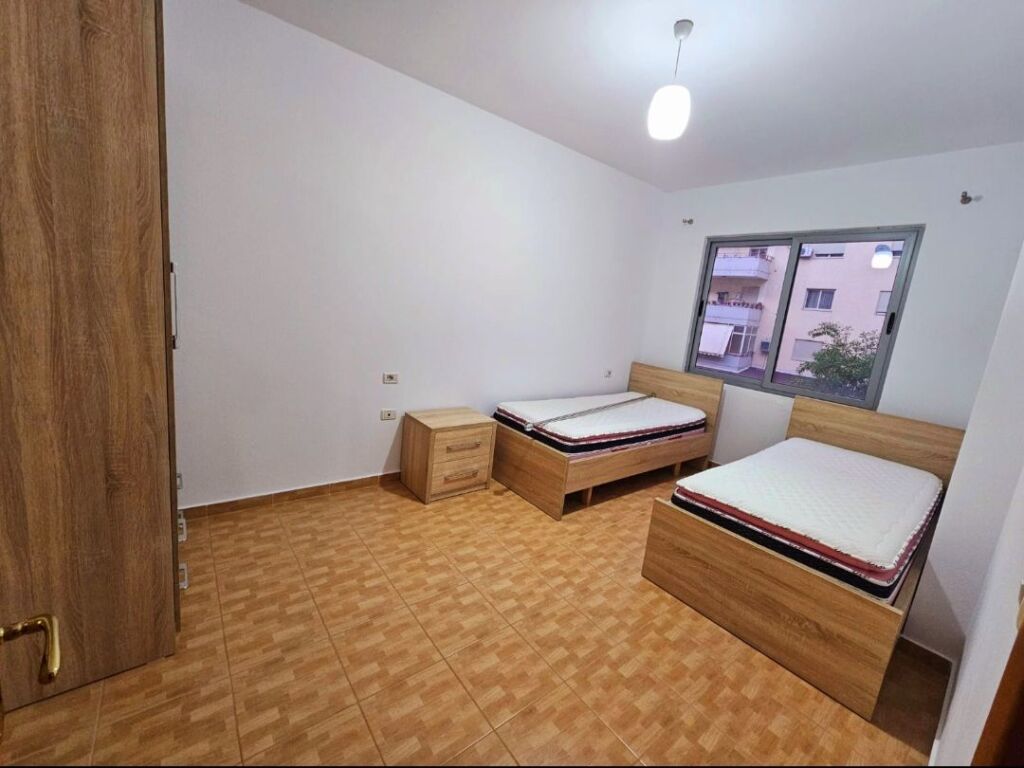 Okazion, Shitet apartament 2+1 ne fresk
