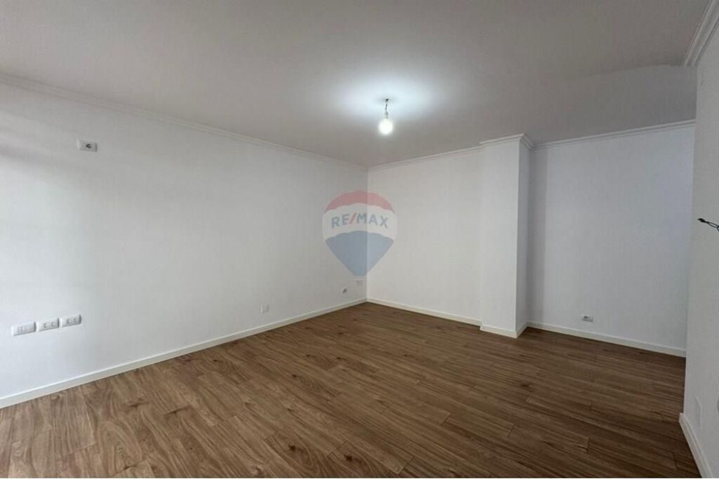Apartament - Për Shitje - Rruga e Bogdanëve, Tiranë