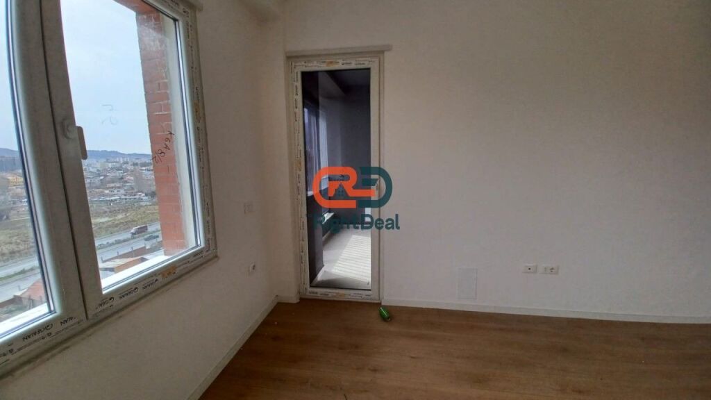 Tek Golden Hands Ne Paskuqan, Shitet Apartament 2+1, Me Planimetri Te Rregullt!