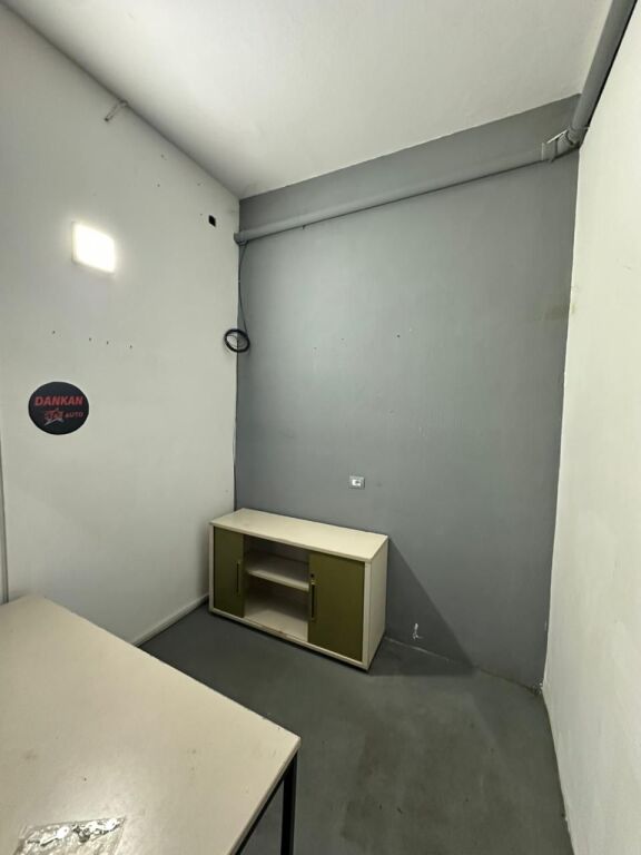 JEPET ME QERA AMBIENT BIZNESI PRANE SPITALIT ,DURRES