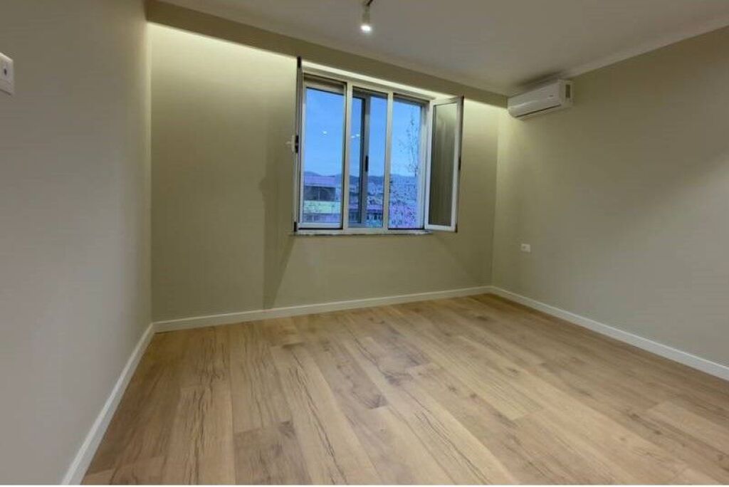 APPARTAMENTO 1+1 IN VENDITA VICINO A VIA KAVAJES !