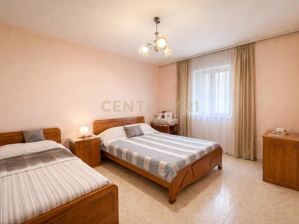 Shitet apartament 2+1 tek ruga Ferit Xhajko! 145,000 €