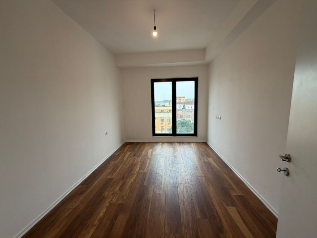 AFFITTASI APPARTAMENTO 2+1+2 – PER UFFICI