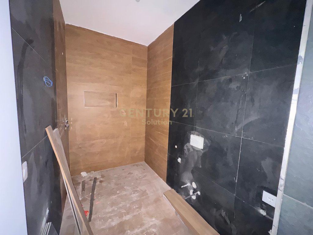 APPARTAMENTO 1+1 TIRANA INGRESSO 2 - UN POSTO AUTO INCLUSO NEL PREZZO !!!!!