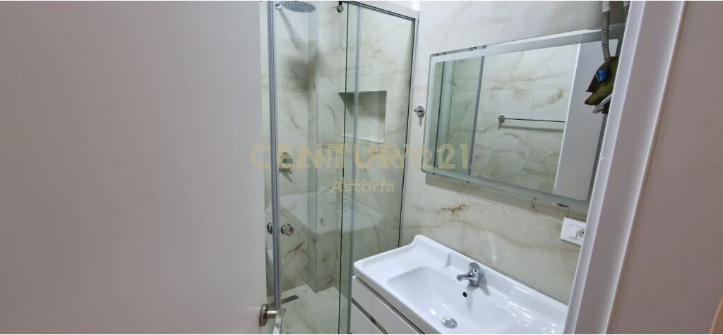 JEPET ME QIRA APARTAMENT PREMIUM 2+1+2+POST PARKIMI TE BULEVARDI I RI