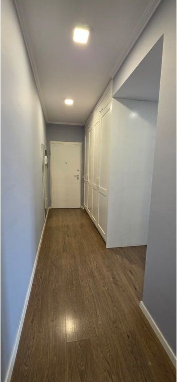 21 Dhjetori, Ish Parku! Ofrojmë për qira Apartament 2+1+2 te "Rezidenca Alba"!