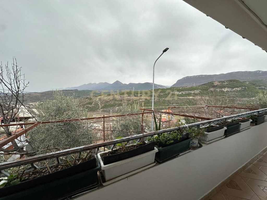 VILLA SU DUE PIANI IN VENDITA A IBE