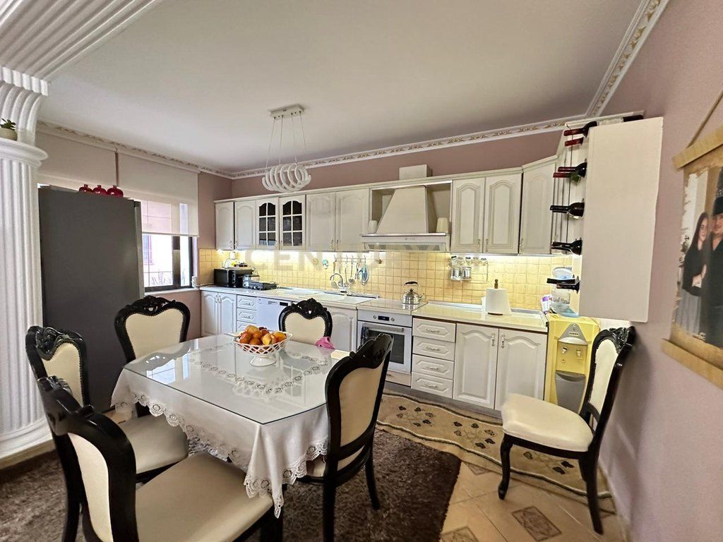 VILLA SU DUE PIANI IN VENDITA A IBE