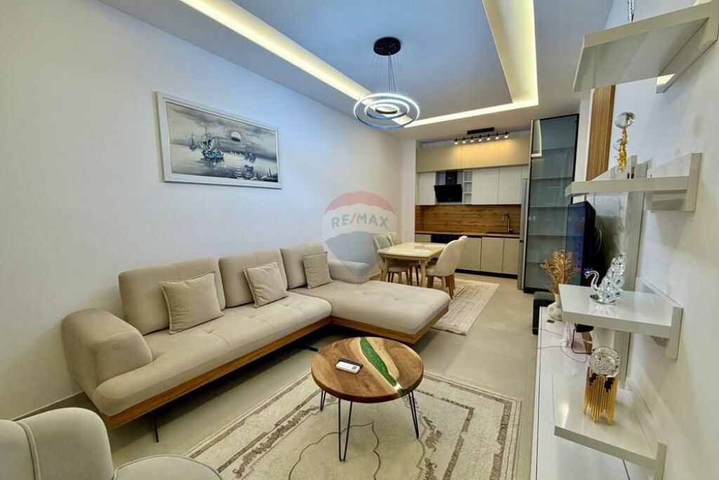 Apartament 2+1 + Parkim për Qira