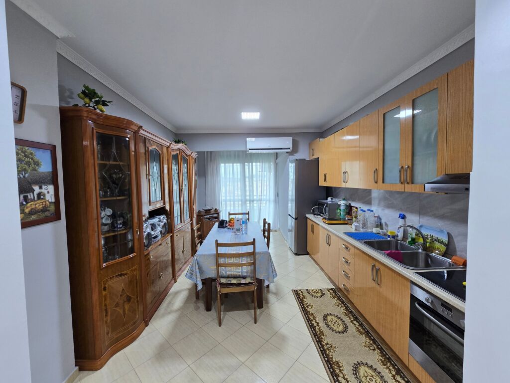 Shitet Apartament i kompletuar ne Vlorë