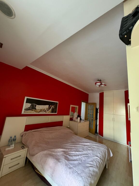 Shitet apartament 2+1+2+verandë ne Don Bosko!