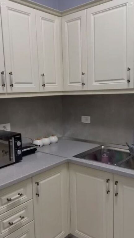 Jepet me Qira Apartament 1+1 i mobiluar tek Kompleksi Kontakt, 21 Dhjetori, Ish-Parku