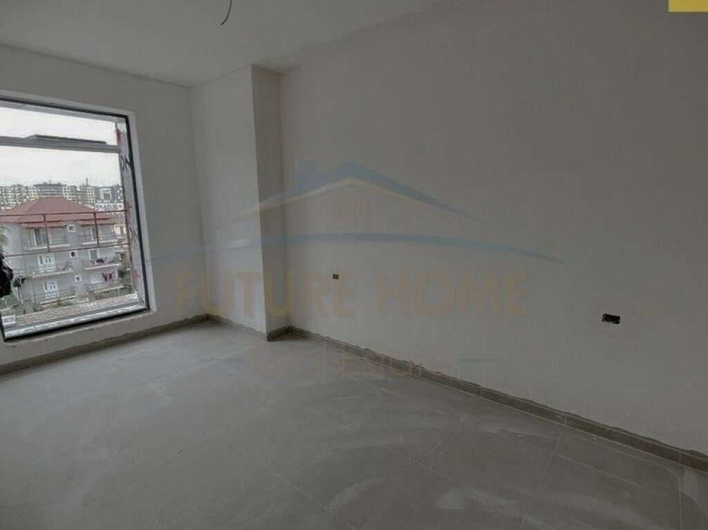 Shitet, Apartament 1+1, Rruga Babë Rexha, Tiranë.