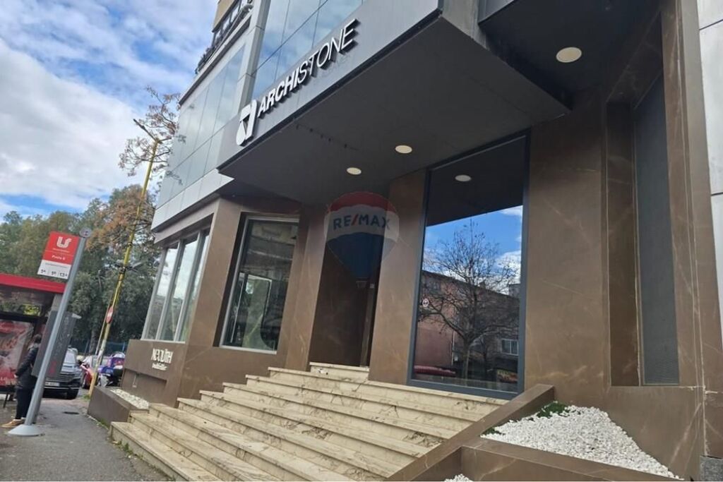 Shop for rent at Wilson Square