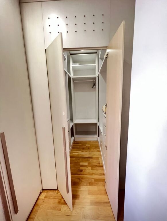 Apartament 2+1, Qender!