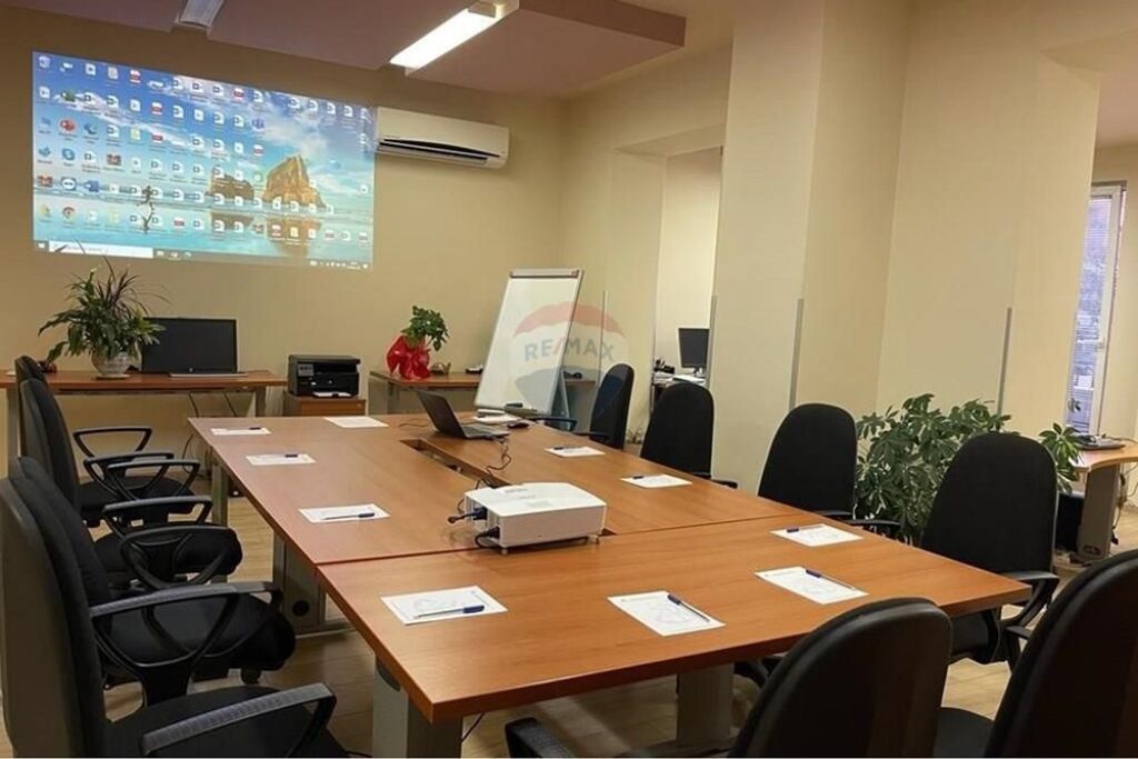 Ufficio in affitto presso i palazzi Shallvare