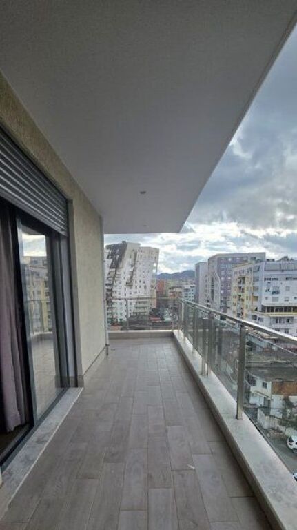 21 Dhjetori, Ish Parku! Ofrojmë për qira Apartament 2+1+2 te "Rezidenca Alba"!