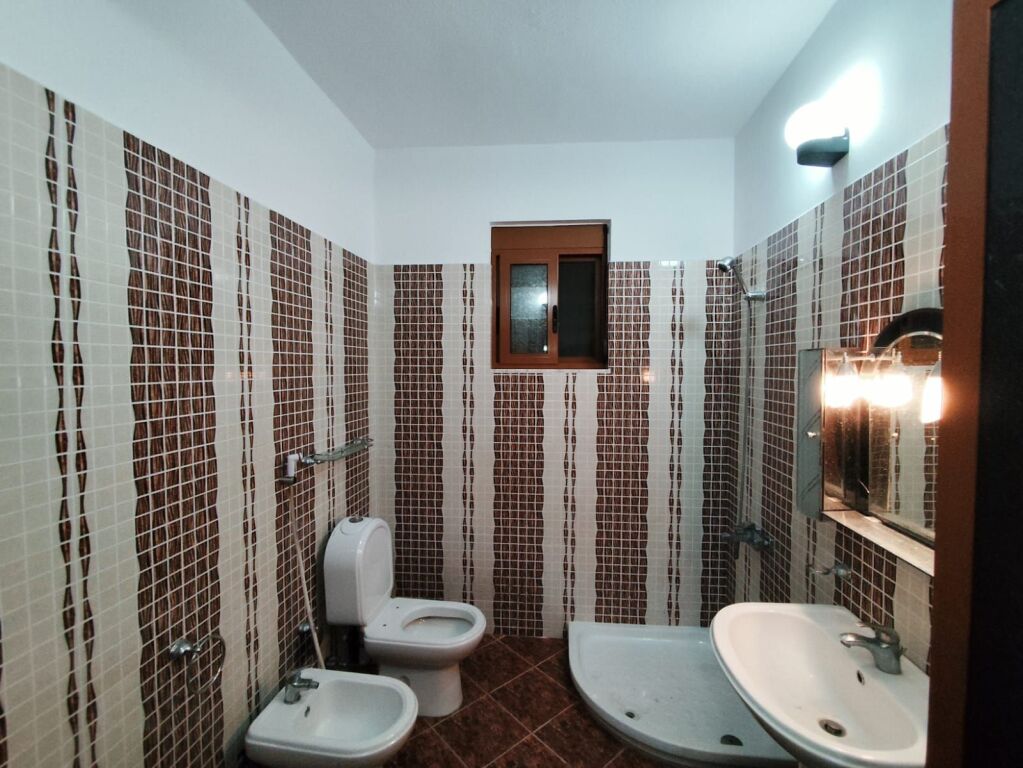 piano villa in affitto, Yzberisht