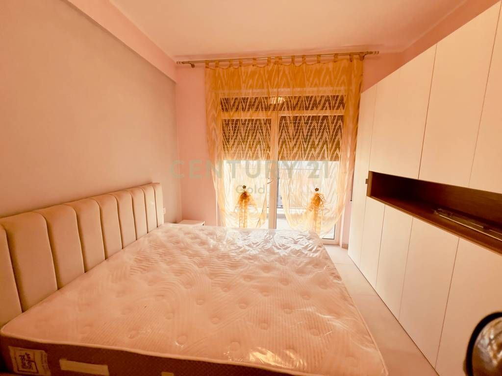 Appartamento 2+1+2+2 Posto Auto presso 5-Maji, vicino a Concord Center!