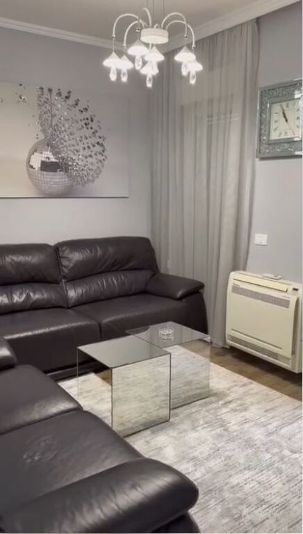 Jepet me Qira Apartament 1+1 i mobiluar tek Kompleksi Kontakt, 21 Dhjetori, Ish-Parku