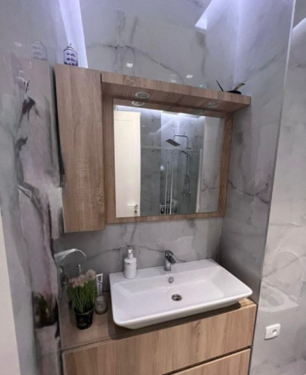 💎 Shitet Super Apartament 1+1 – Kompleksi Delijorgji