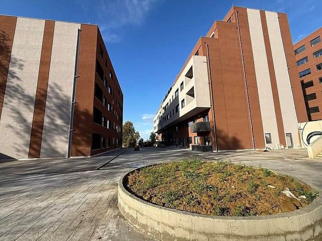 Shiten 4 Apartamente 2+1 Xheluks📍Rruga Elbasanit, Xibraku
