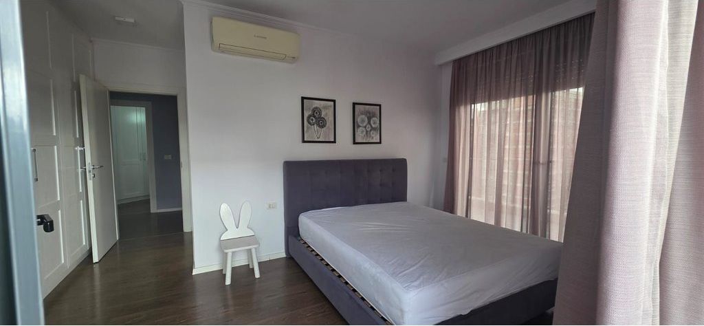 21 Dhjetori, Ish Parku! Ofrojmë për qira Apartament 2+1+2 te "Rezidenca Alba"!