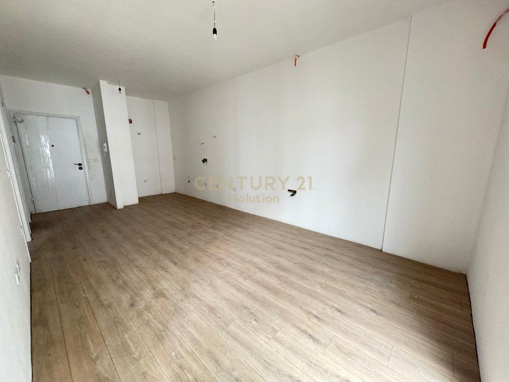 APPARTAMENTO 1+1 TIRANA INGRESSO 2 - UN POSTO AUTO INCLUSO NEL PREZZO !!!!!