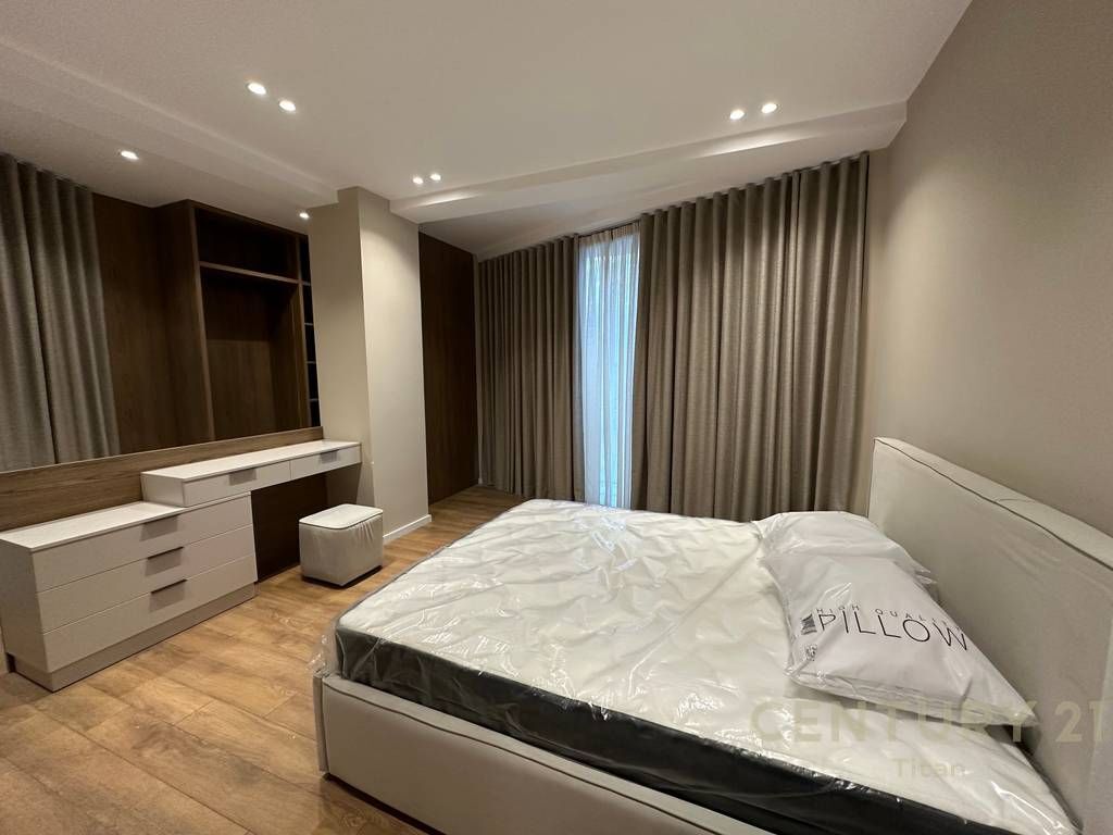 JEPET ME QERA APARTAMENT LUKSOZ TEK GOLDEN TOWER