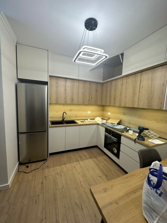 1+1, furnished at the usluga complex train station, 650 euro