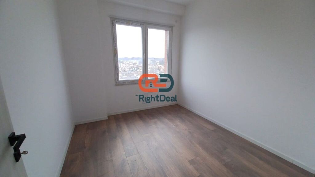 Tek Golden Hands Ne Paskuqan, Shitet Apartament 2+1, Me Orientim Perfekt!!!