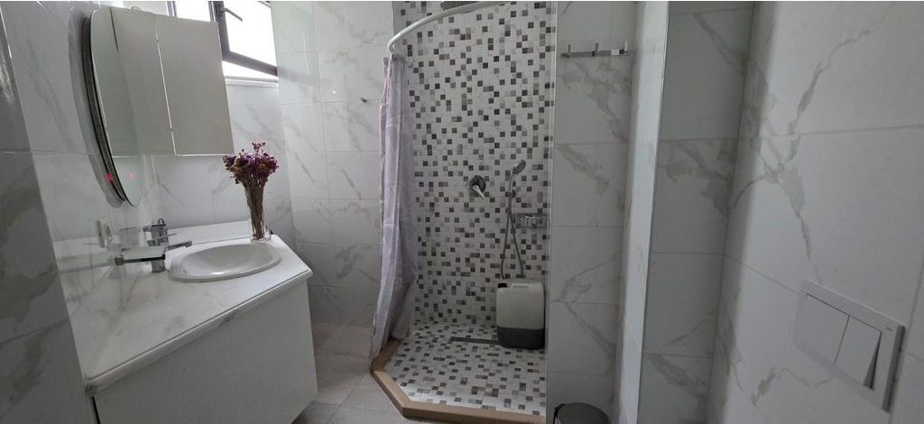 21 Dhjetori, Ish Parku! Ofrojmë për qira Apartament 2+1+2 te "Rezidenca Alba"!