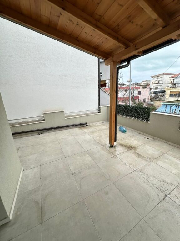 JEPET ME QERA KATI I DYTE I NJE VILE PRIVATE 1+1+2 PRANE SPITALIT,DURRRES