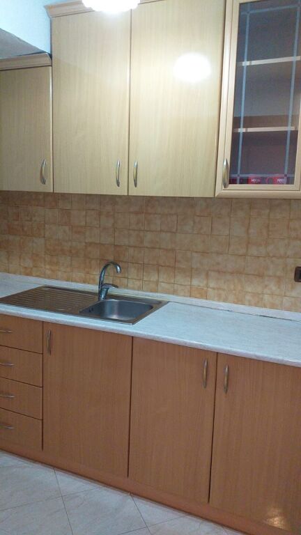 Apartament 1+1 me qera tek Isha Stacioni I fundit i Tiranes se Re (40,000 leke)