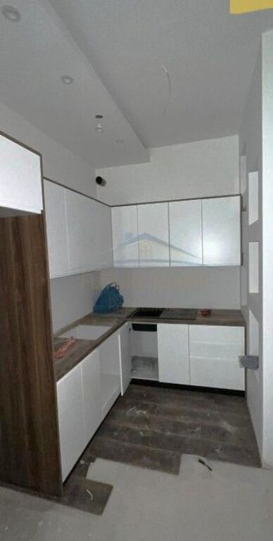 Shitet, Apartament 1+1, Fresku , Tiranë