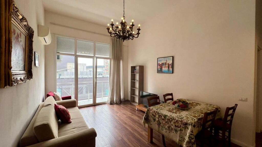 Me Qera : 2+1+2wc📍Zogu i Zi (Ring Center) - Pallat i Ri - 650€- S.110m² || Shume prane rrethrrotullimit🔥